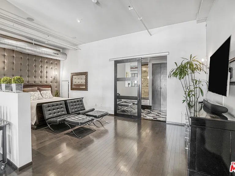 1645 Vine St #1007 — Photo 19