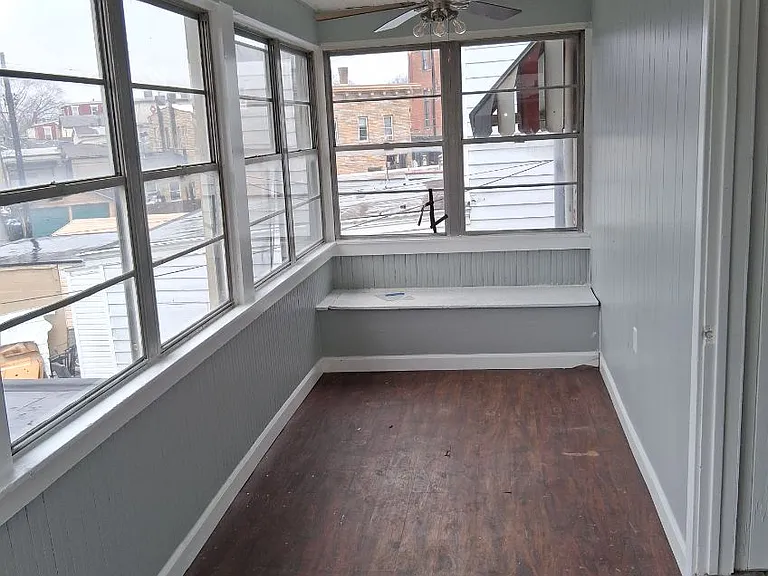 722 6th Ave #F2 — Photo 1