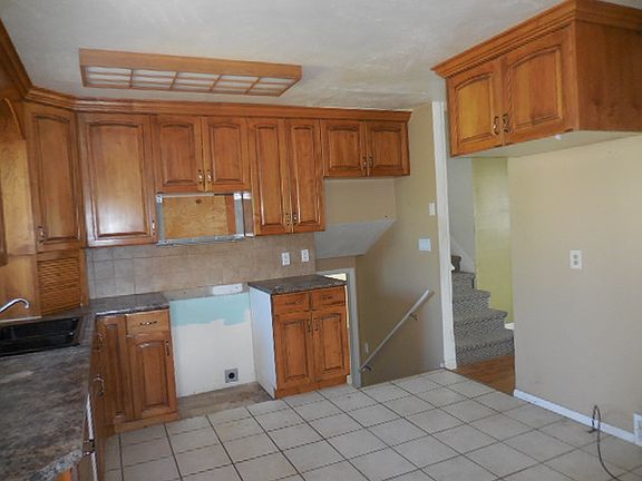 3rd image of 3880 W Tangiers Cir