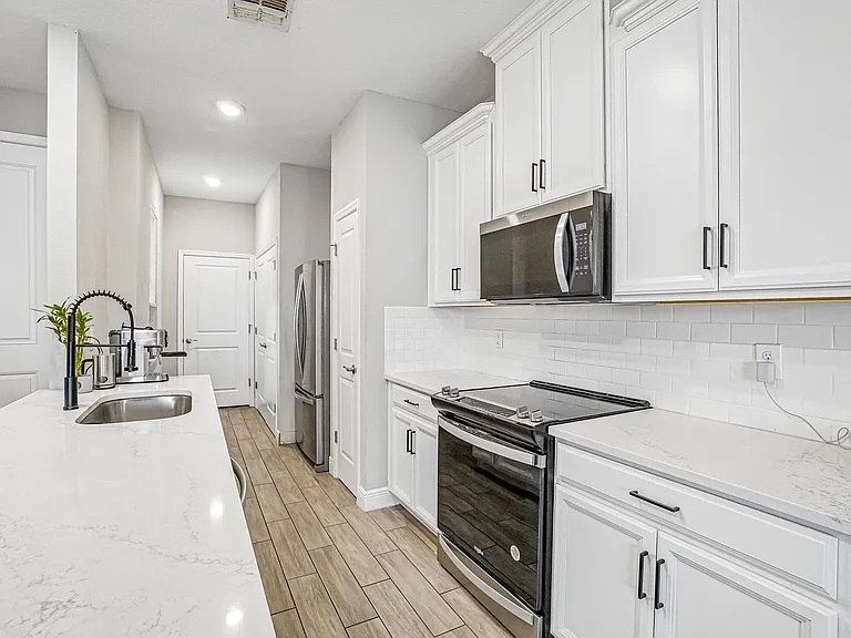 5282 Neil Dr — Photo 7