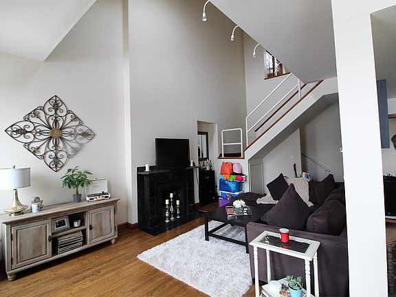3rd image of 102 E North Ave APT 4