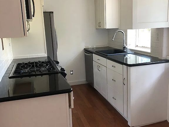 5th image of 174 Beard St #1