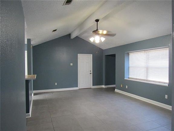 2nd image of 2017 Wellington Ln
