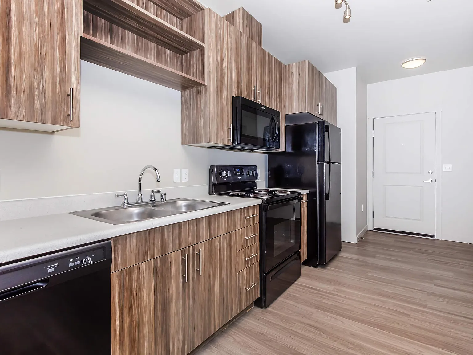 Thai Binh Apartments — Photo 2