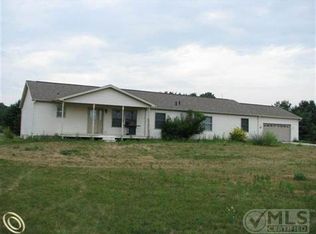 329 W Castle Rd, Fostoria, MI 48435