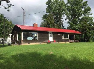 3051 W Shore Dr, Bremen, IN 46506