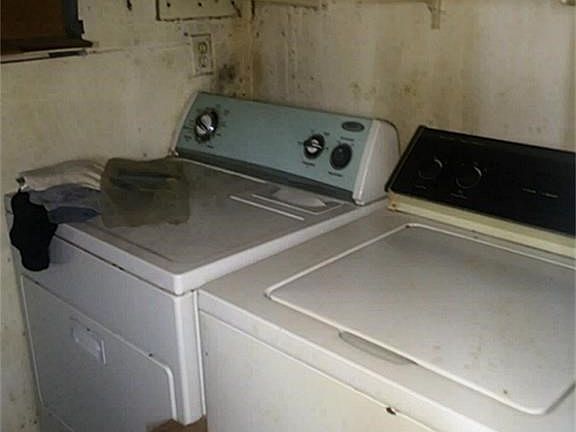washer & Dryer included