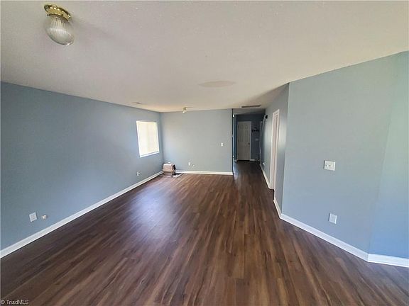 5th image of 817 Stockport Way