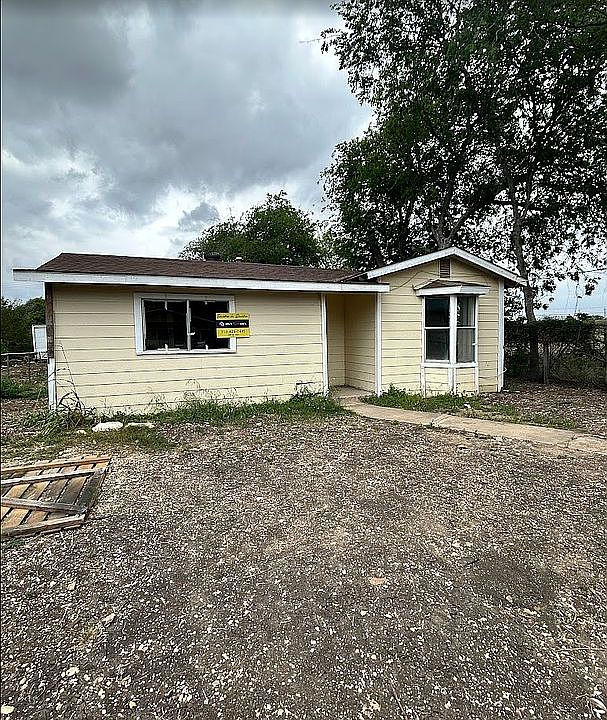 1st image of 115 Yvonne Ave