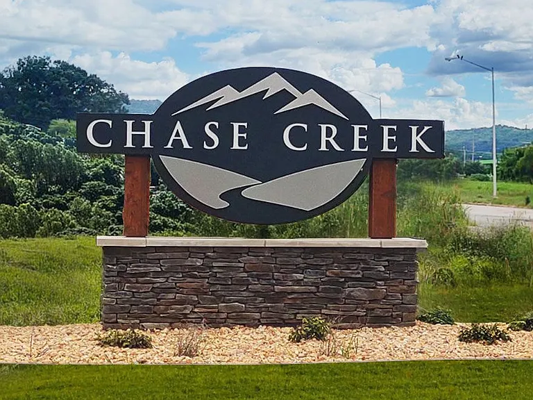Chase Creek Apartment Homes — Photo 60