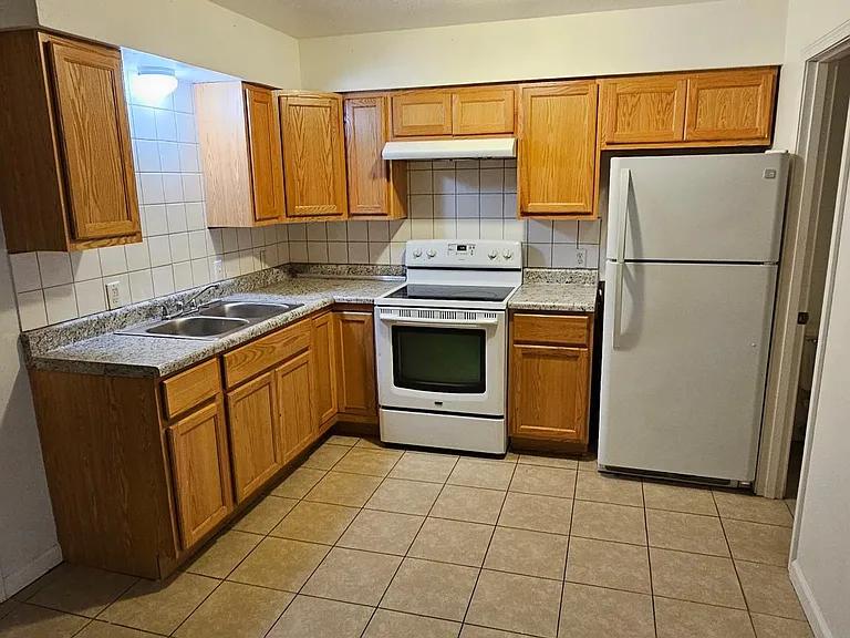 2946 Byron Center Ave SW #2946 — Photo 2