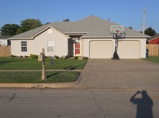 9811 N 105th Ave E, Owasso, OK 74055