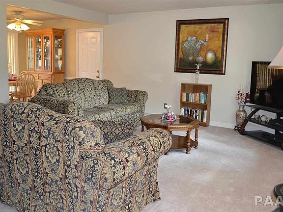 5th image of 721 W Teton Dr