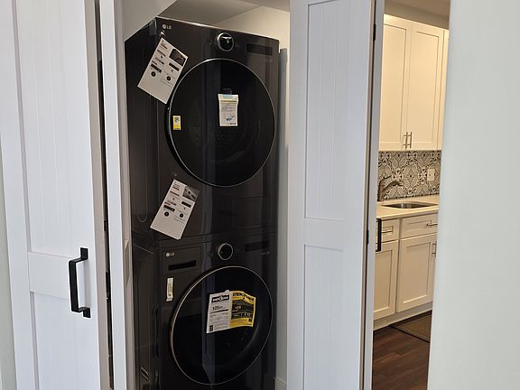3rd image of 84-19 102nd St Floor 1