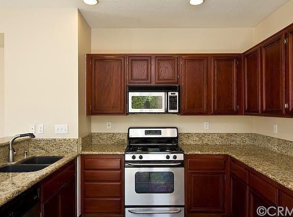 3rd image of 16068 Pembrook Way