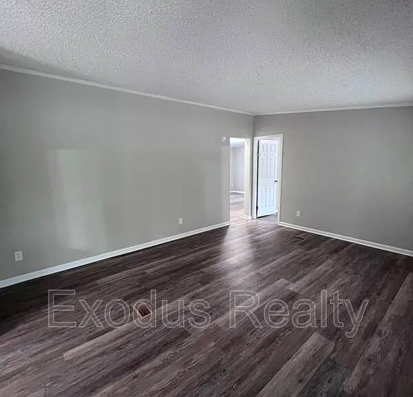141 Cherry Berry Ln — Photo 2