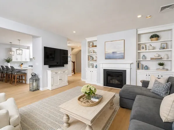 160 Stayner Dr, Hingham, MA 02043