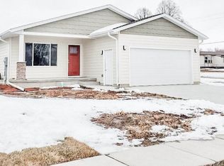 100 Cole Dr, Yankton, SD 57078