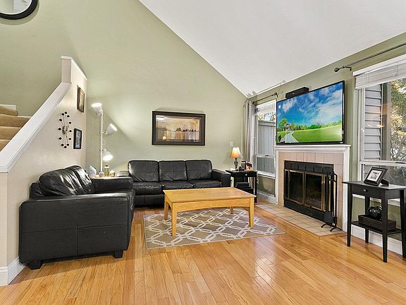 3rd image of 10121 NE 135th Ln #3