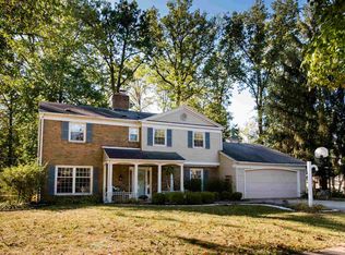 1715 Forest Valley Dr, Fort Wayne, IN 46815