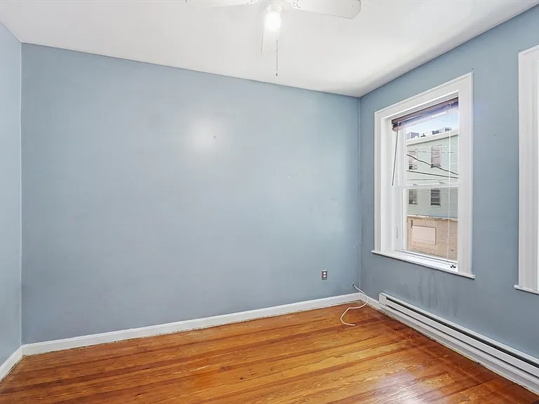142-146 Everett St #2 — Photo 5