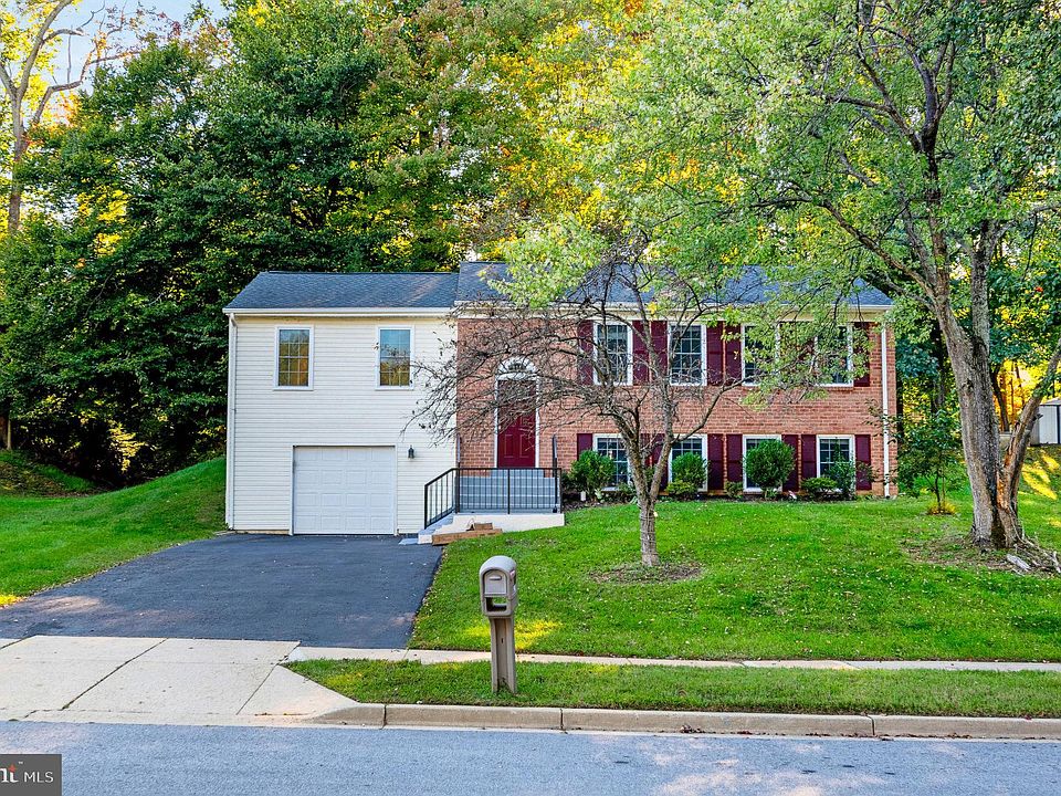1st image of 905 Cornish St