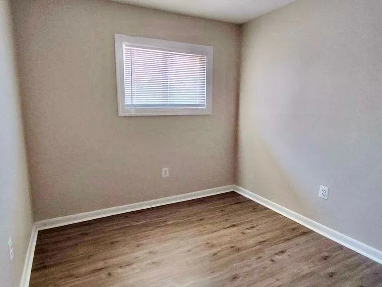 33 Wayside Ct — Photo 12