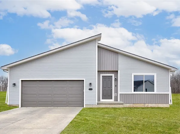 2618 Grand River Dr, Des Moines, IA 50320