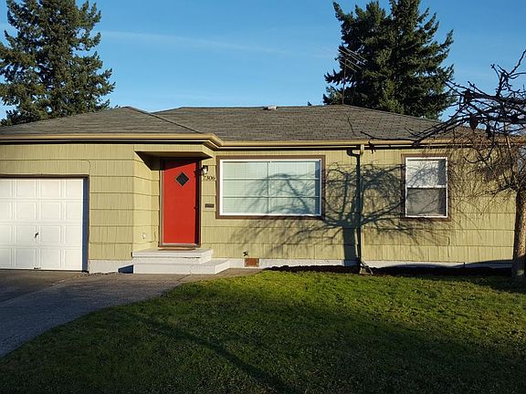Amazing locn! Easy I-5 access , 5 min drive to UofP/Adidas/K