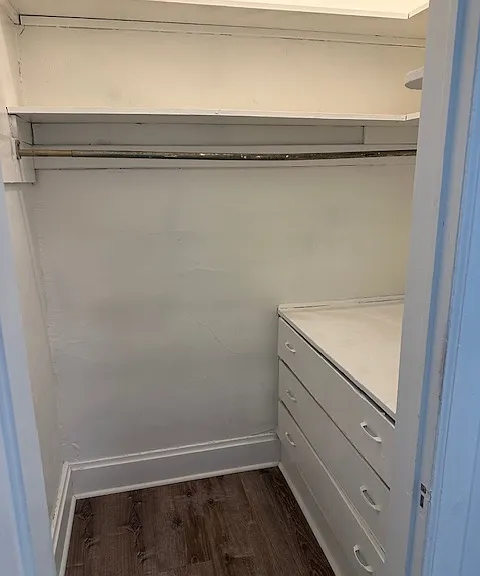 Walk-in closet