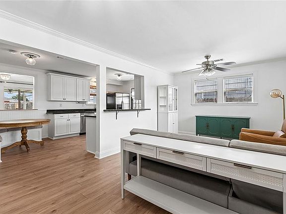 2nd image of 3225 39th St