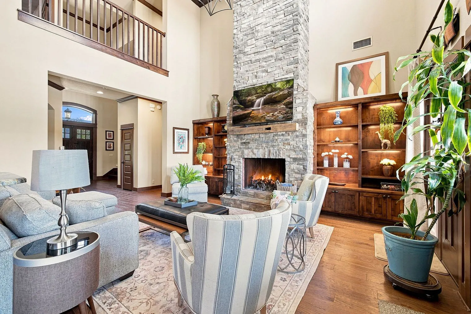 5 bed, 4.0 bath, 4165 sqft, $12,608 — Photo 1
