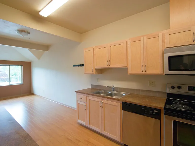 648 E 17th Ave #15 — Photo 3