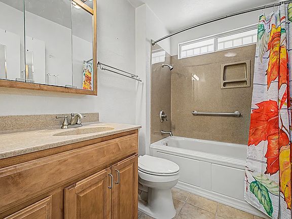 5th image of 13802 N Sunstone Dr #1