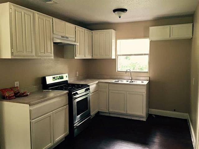 2nd image of 9530 Eloise St