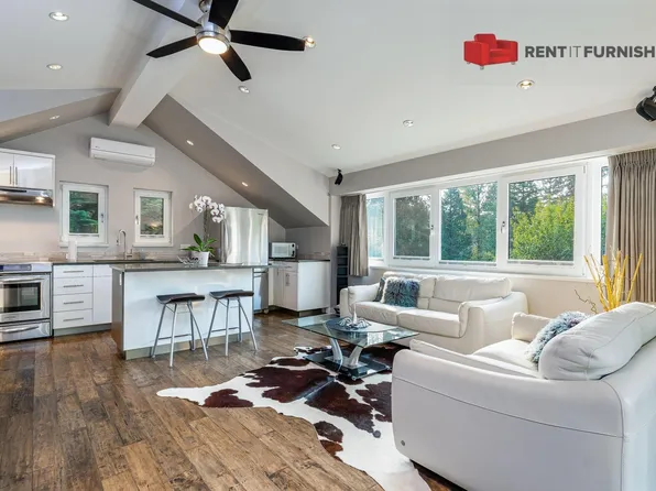 420B Tempe Cres, North Vancouver, BC V7N 1E5