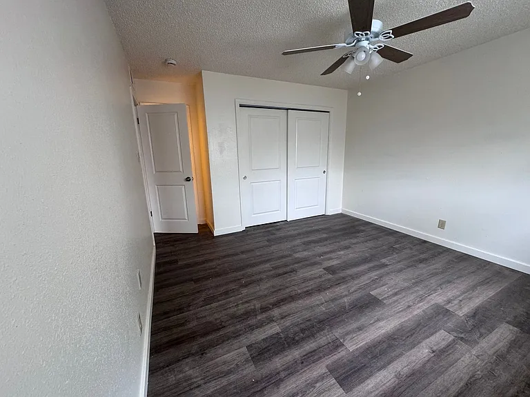 407 W Tilden St — Photo 19