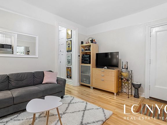 3rd image of 207 W 98th St APT 2BA