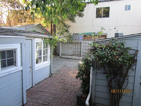 2nd image of 640 Clinton St