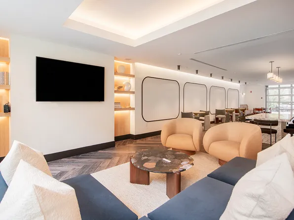 260 West 26th Street image 16 of 27