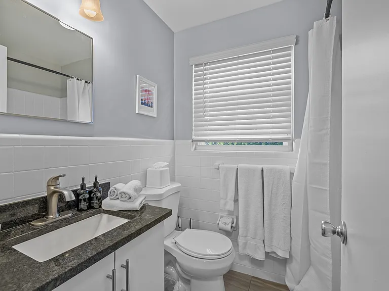 881 North Highland Apartments — Photo 44