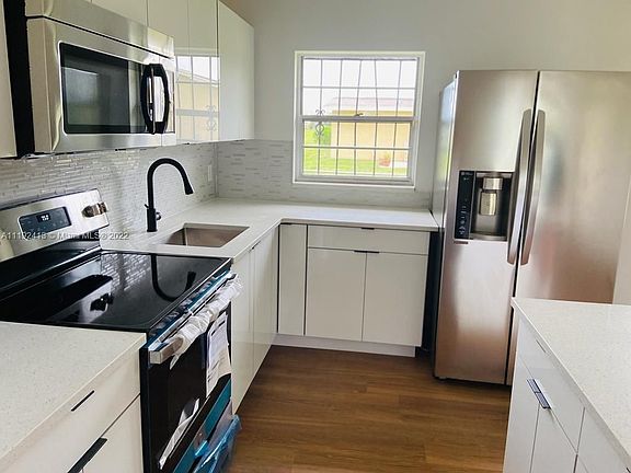 4th image of 1812 Avenue L #1812