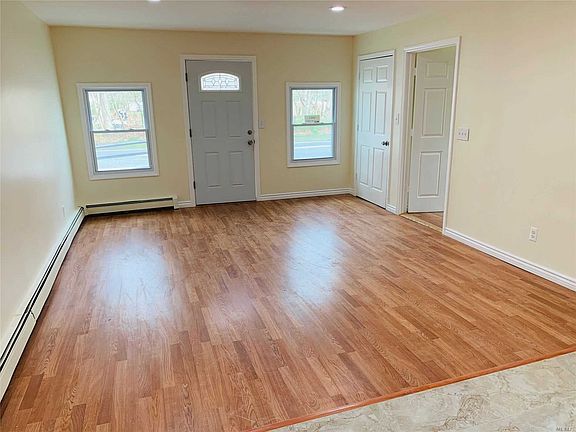 4th image of 150 Whittier Dr