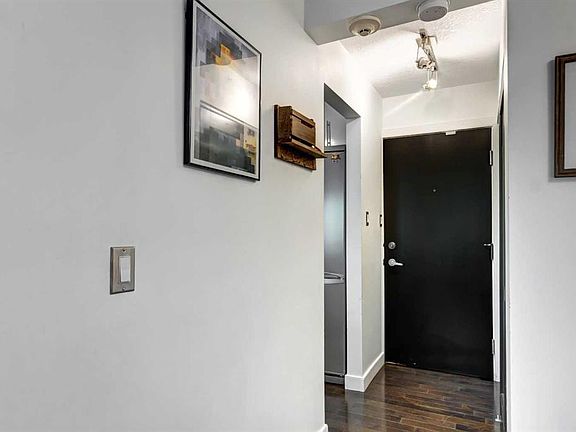 4th image of 1904 W 10th St SW #301