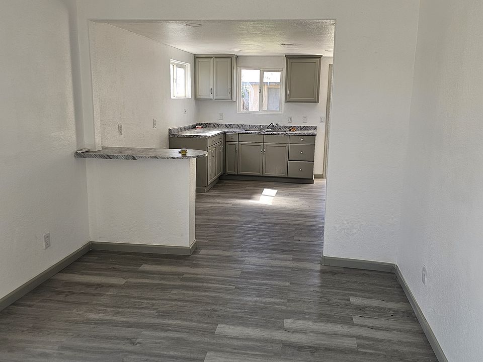 2nd image of 2903 N Gurr Rd