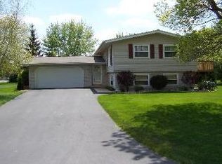 5 Oak Ter, Ottawa, IL 61350