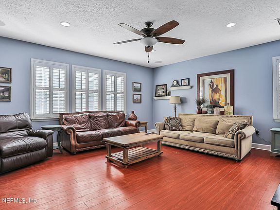 2nd image of 709 Spruce Pine Ln