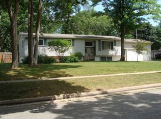 2712 Saint Marys Dr, Midland, MI 48640