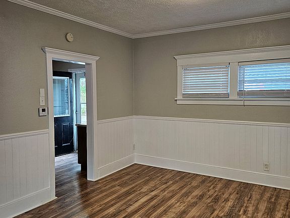 5th image of 417 Damon St