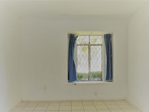 3rd image of 6210 S Pinesap Dr